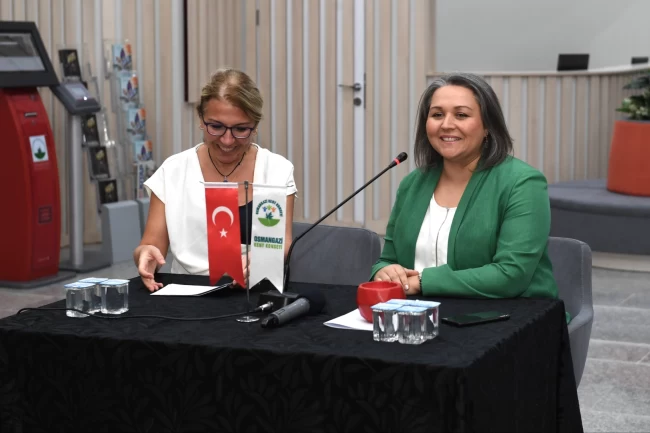 Doç. Dr. Hasene Aydın: "Sosyal medya Türkçe konusunda kanayan yaramız"