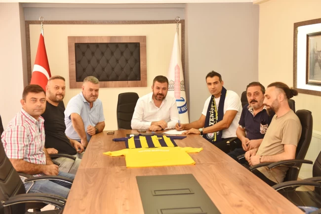 Yenişehir Belediyespor'da milli transfer