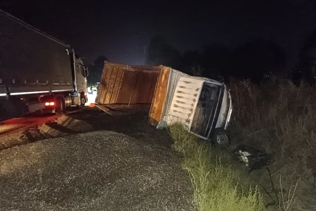 Bilecik'te hatalı sollama yapan kamyonet kaza yaptı: 1 yaralı