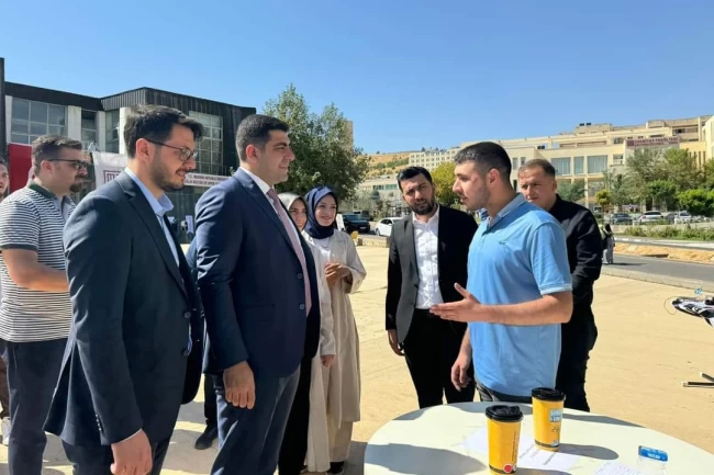 AK Parti Mardin İl Başkanı Uncu'dan ÜNİAK standına ziyaret