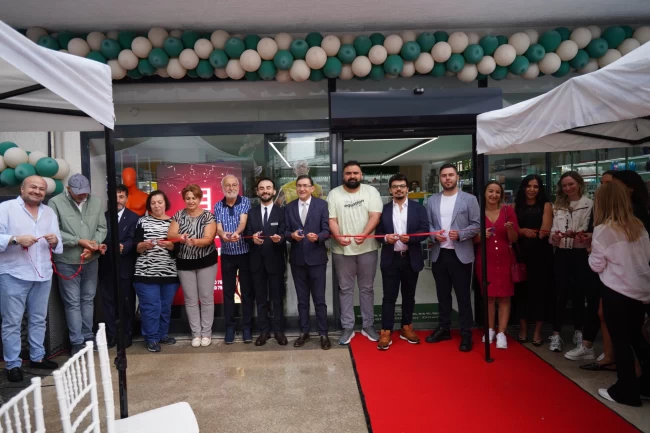 Bursa Cumhuriyet Caddesi'ne yeni eczane