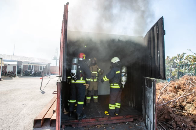 Büyükşehir'den fabrika itfaiyecilerine özel eğitim