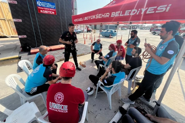 İtfaiyeden UMKE'ye iple erişim eğitimi