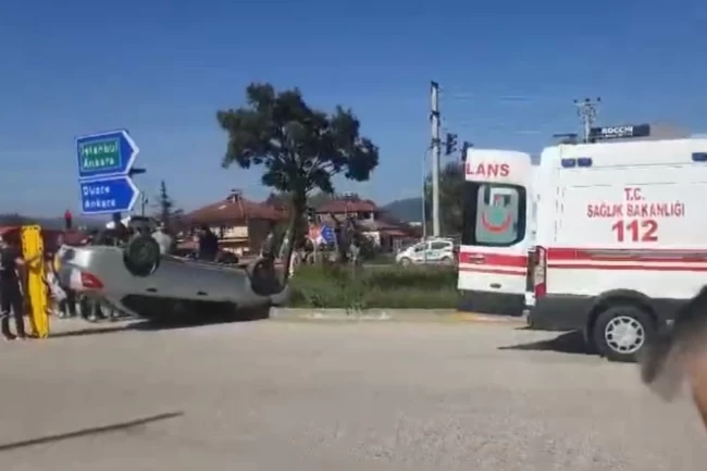 Düzce'de ışık ihlali kazaya neden oldu