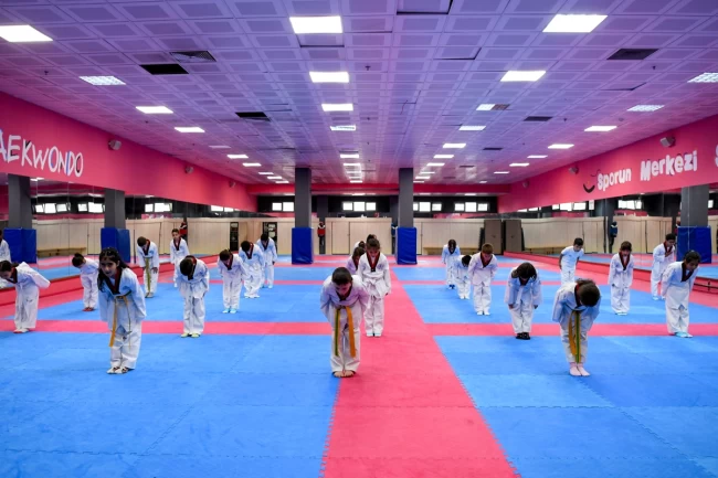 Sporun merkezi Selçuklu'da kış spor okulları başladı