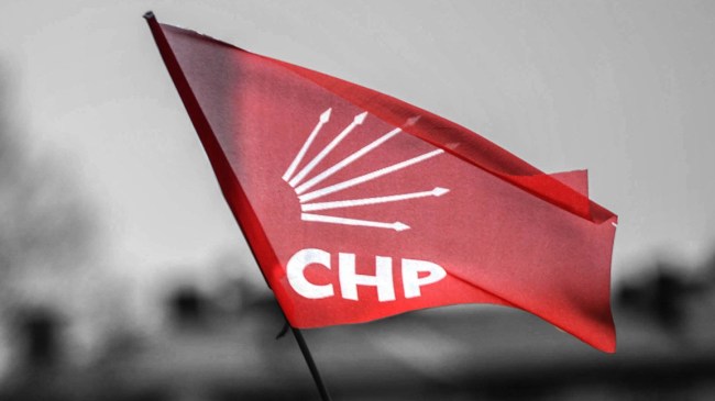 CHP'de iki istifa daha