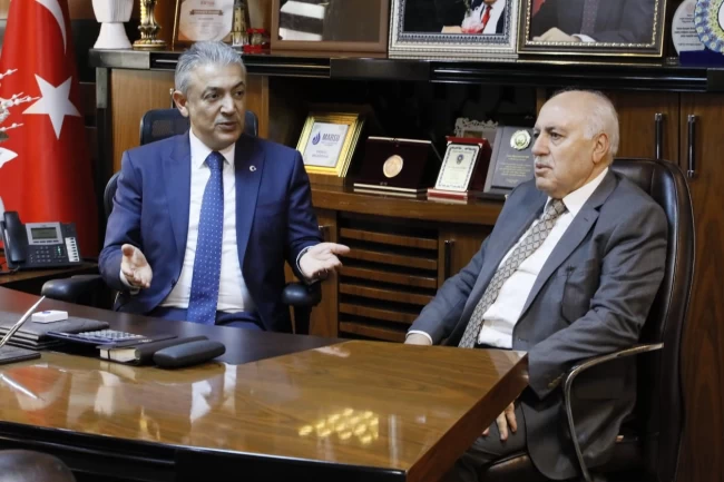Mardin Valisi Akkoyun Başkan Hayrettin Demir'i ziyaret etti.