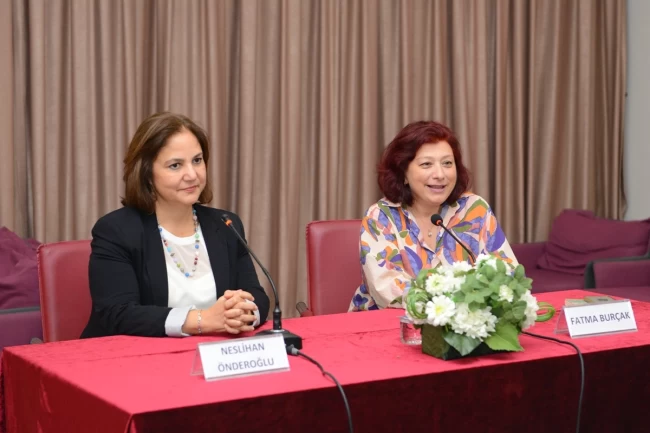 Ödüllü yazar Neslihan Önderoğlu Nilüfer'de okurlarıyla buluştu
