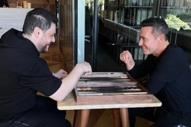 Mustafa Sandal'dan konserine gelen Hüseyin Baş'a iltifat