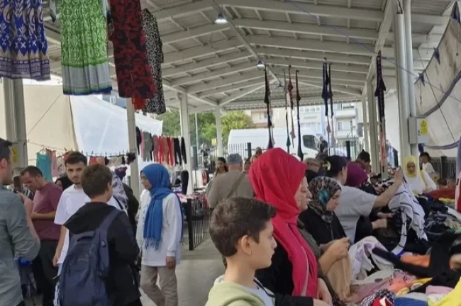 Bursalılar Gökdere Sosyete Pazarı'na akın ediyor