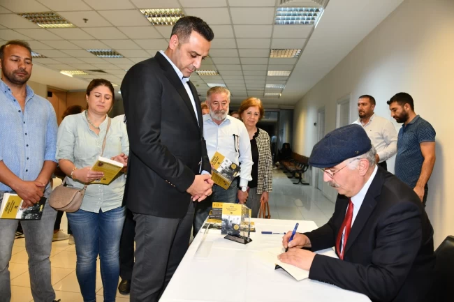 ‘Fakir Baykurt Roman Ödülü' Yazar Mehmet Saydur'a verildi