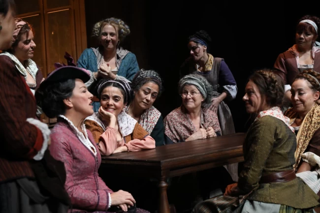 Kadınlar "Kadın"ı yargılıyor