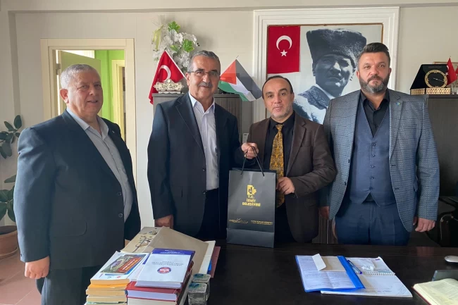 İzmit Belediyesi yöneticileri Kandıra İlçe Müftüsünü ziyaret etti