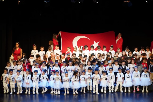 Beylikdüzü'nde minik öğrenciler 29 Ekim ruhunu yaşattı