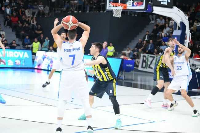 Çayırova potada Fenerbahçe Koleji'ni yendi