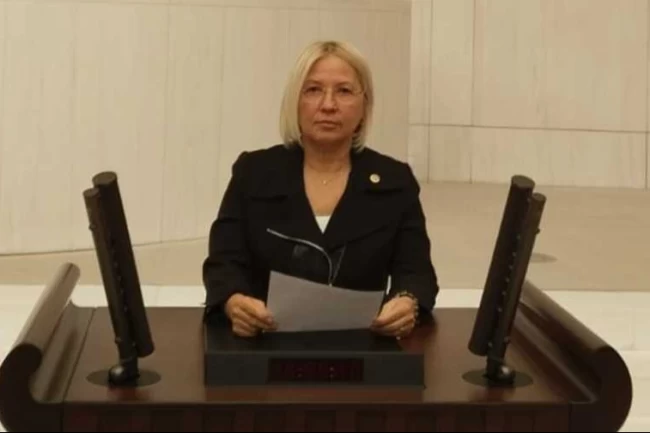 Nurten Yontar'dan TBMM'deki cesur farkındalık eylemi halen gündem