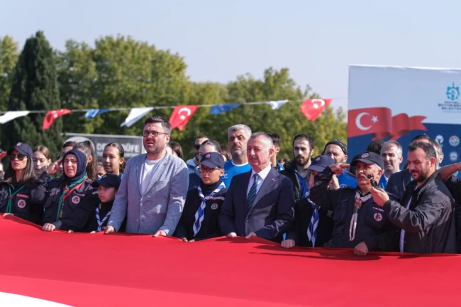 Kocaeli'de binler ‘Cumhuriyet' aşkına koştu