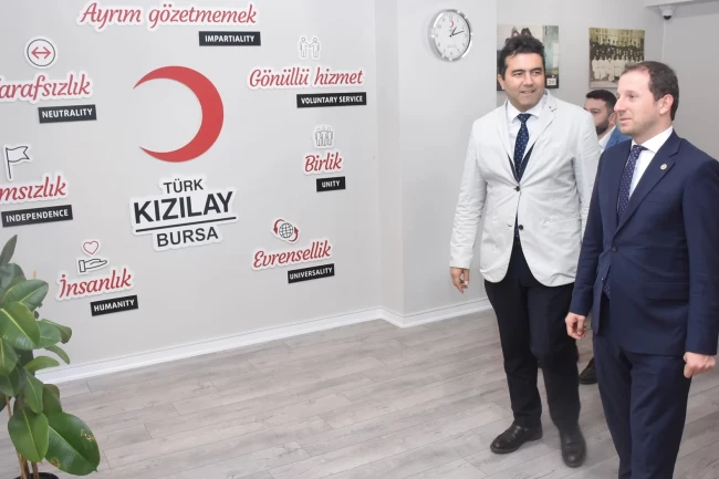 AK Partili Vekil Kılıç'tan Türk Kızılay Bursa'ya ziyaret