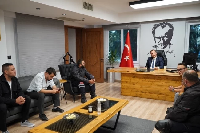 Başkan Eşki'ye moto kuryelerden ziyaret