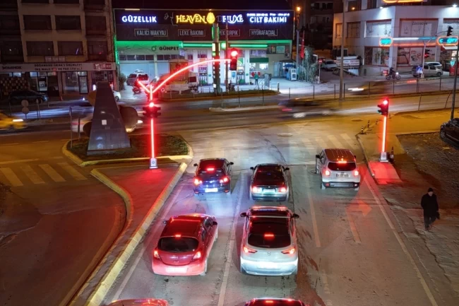 Gölcük'e modern sinyalizasyon sistemi