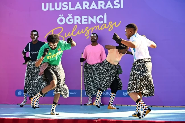 Kocaeli'de ‘Uluslararası Öğrenci Buluşması'nda kültürler buluştu