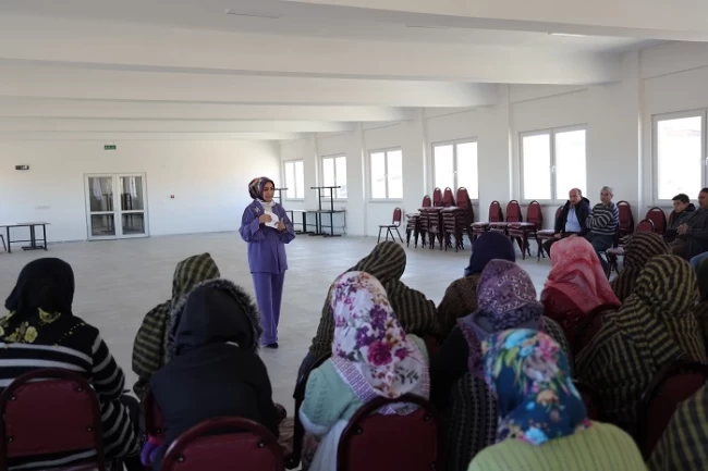 Kütahya'da aile eğitim desteği sürüyor