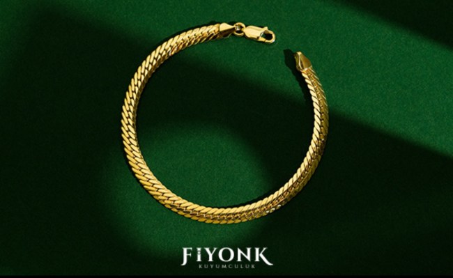 Zarafetin Temsilcisi Altın Kolyelerle Stilinizi Tamamlayın