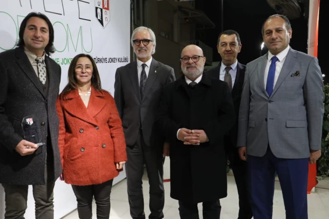 İzmit Koşusu'nda galibiyet kupası