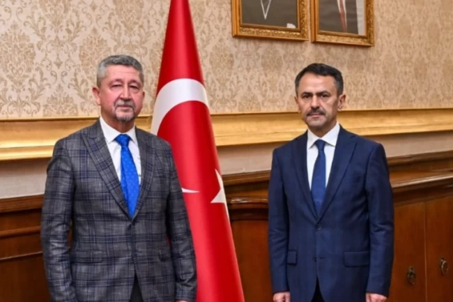 Cumhuriyet tarihçisinden Kocaeli valisi İlhami Aktaş'a ziyaret