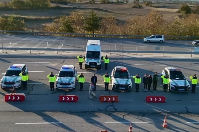 Edirne Jandarması'ndan servis araçlarına kontrol