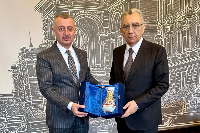 Bakü'de sıkı dostluk