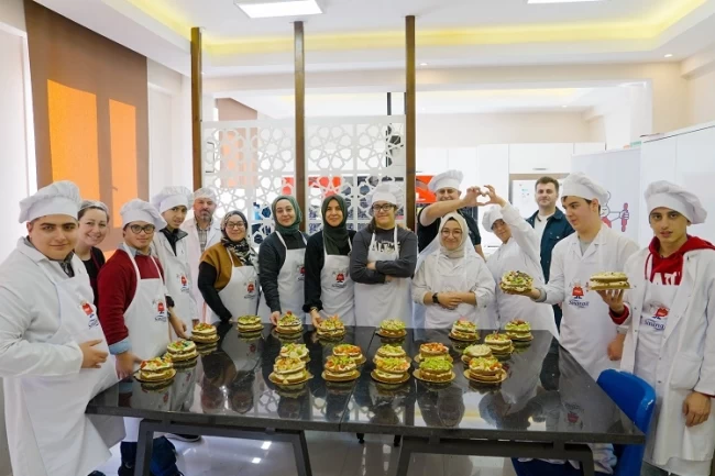 Sinangil'den özel eğitime anlamlı destek