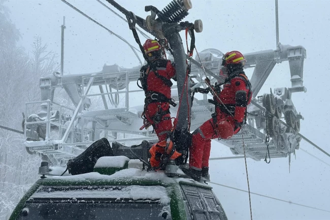 Kocaeli İtfaiyesi'nden nefes kesen eğitim tatbikatı