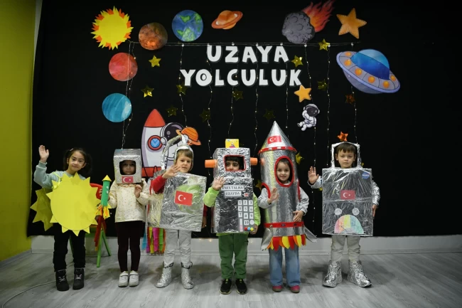 Kocaeli'de minikler uzayı keşfetti