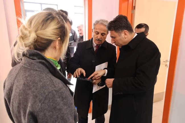 Vali Aygöl'den Eğitim Yatırımlarına Yakın Takip