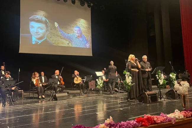 ‘Sanat Güneşi' Zeki Müren, Bursa'da anıldı