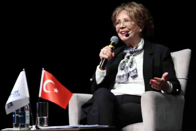 İstanbul Bakırköy'de "Eşitlik Yolunda 90 Yıl" Söyleşisi