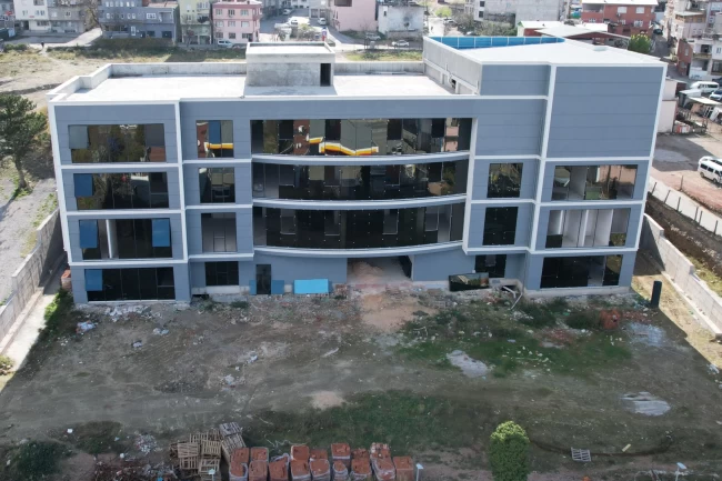 Bursa'da Engelsiz Yaşam Merkezi'nde yol yarılandı