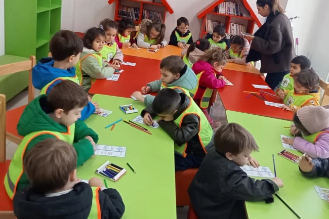 İZGİM, Yıldızlar Akademisi Gündüz Bakımevi'nin miniklerini ağırladı