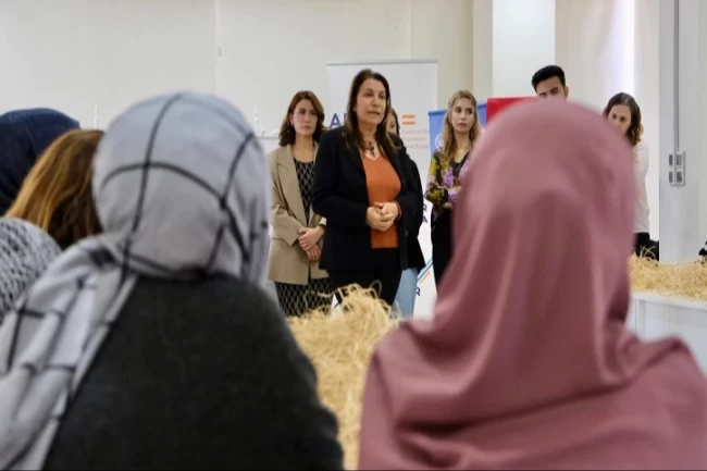 Adana Büyükşehir'den kadına yönelik atölye ve söyleşi…