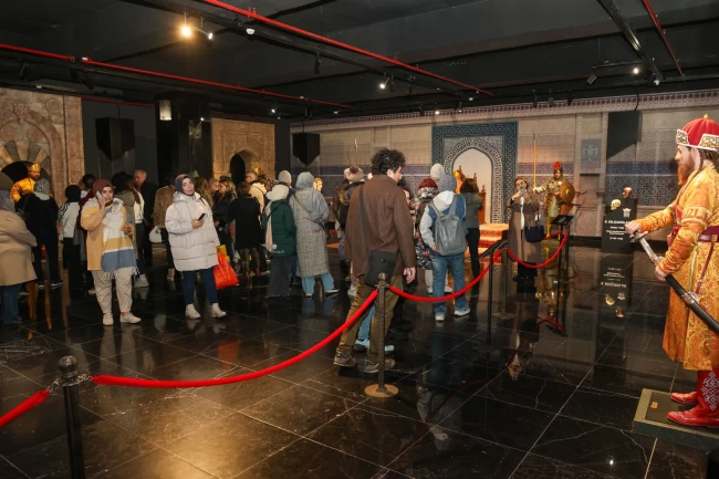 Konya'da Şeb-i Arus haftasında ziyaretçilerin uğrak noktası oluyor