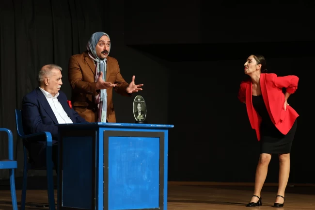 Edirne Çerkezköy'de sanat gecesi: "Aşk Eski Bir Yalan" sahnelendi