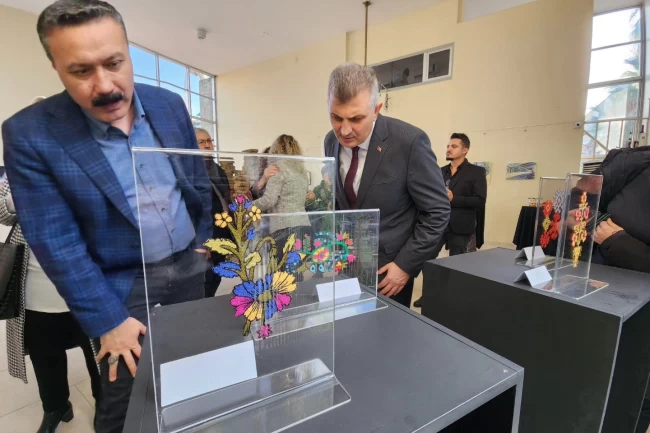 Kocaeli'de akademisyenlerden karma sergi