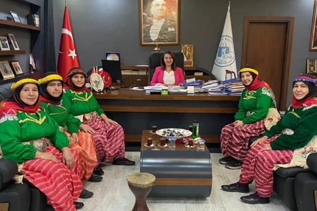 Yörük kadınlarından Başkan Tekin'e ziyaret