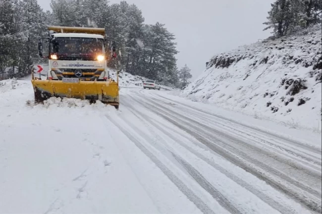 Denizli Büyükşehir'den kar mesaisi