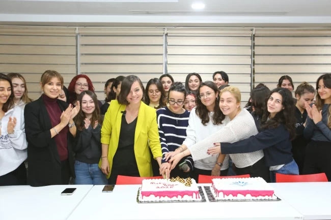 Başkan Kınay: "2025 yılında yaşayan ve yaşatan Karabağlar'ı adım adım hayata geçireceğiz"