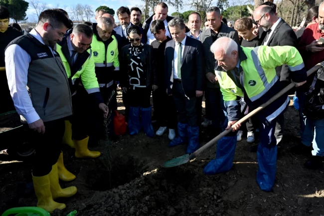 Bursa Büyükşehir'le toprak bereketleniyor, çiftçi kazanıyor