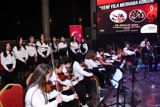 Bursa Osmangazi'de Gençlik Orkestrası'ndan yeni yıl konseri