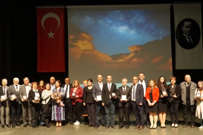 Bursa'da meslekte 60, 50, 40 ve 30'uncu yıllara plaket!