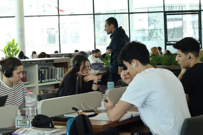 Kocaeli'de Millet Kütüphanesi'nin kapasitesi artırıldı